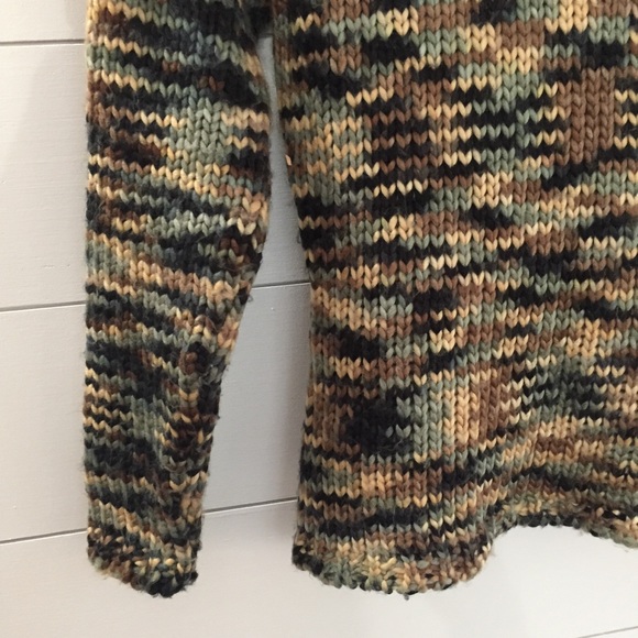 🛑 SOLD! CHUNKY CAMO Knit Crop Turtleneck Sweater - Picture 4 of 8